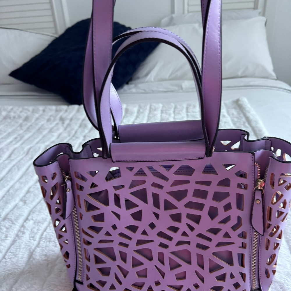 Handbag - Picture 2 of 4